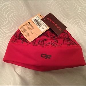 Outdoor Research beanie, NWT, Trillium Red, cute!